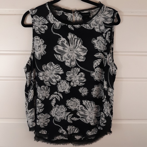 Who What Wear Tops - Who What Wear Black Floral Blouse